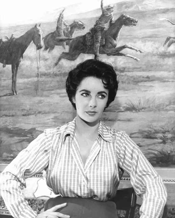 Framed Print : GIANT, Elizabeth Taylor, 1956 Framed Print : GIANT, Elizabeth Taylor, 1956