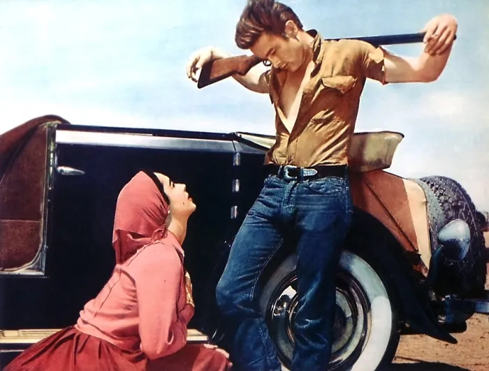Framed Print : GIANT, from left: Elizabeth Taylor, James Dean, 1956 Framed Print : GIANT, from left: Elizabeth Taylor, James Dean, 1956