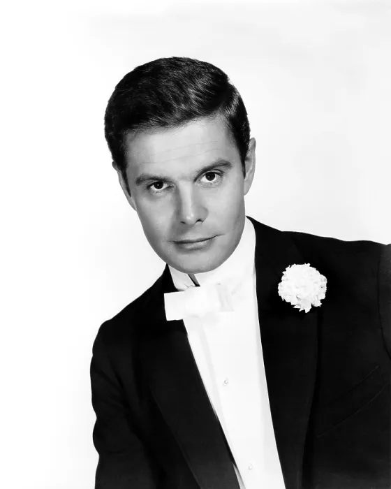 Framed Print : GIGI, Louis Jourdan, 1958 Framed Print : GIGI, Louis Jourdan, 1958