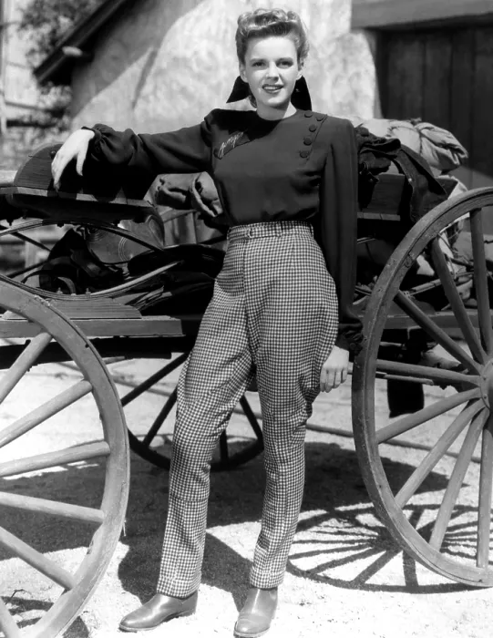 Framed Print : GIRL CRAZY, Judy Garland, 1943 Framed Print : GIRL CRAZY, Judy Garland, 1943