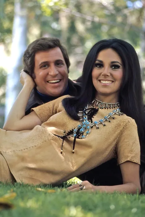 Framed Print : THAT GIRL, from left: Ted Bessell, Marlo Thomas, 1966-71 (1970 photo) Framed Print : THAT GIRL, from left: Ted Bessell, Marlo Thomas, 1966-71 (1970 photo)