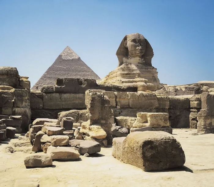 Framed Print : The Giza Sphinx. 26th-25th c. BC; Khafre's Pyramid. EGYPT. GIZA. Giza. Khafra's sphinx and pyramid. Egyptian art. Old Kingdom. AISA / Everett Collection**US SALES ONLY**