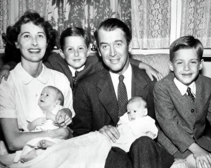 Framed Print : GLORIA STEWART, JUDY STEWART, RONNIE STEWART, JAMES STEWART, KELLY STEWART and MICHAEL STEWART, 1951. Courtesy: CSU Archives / Everett Collection Framed Print : GLORIA STEWART, JUDY STEWART, RONNIE STEWART, JAMES STEWART, KELLY STEWART and MICHAEL STEWART, 1951. Courtesy: CSU Archives / Everett Collection