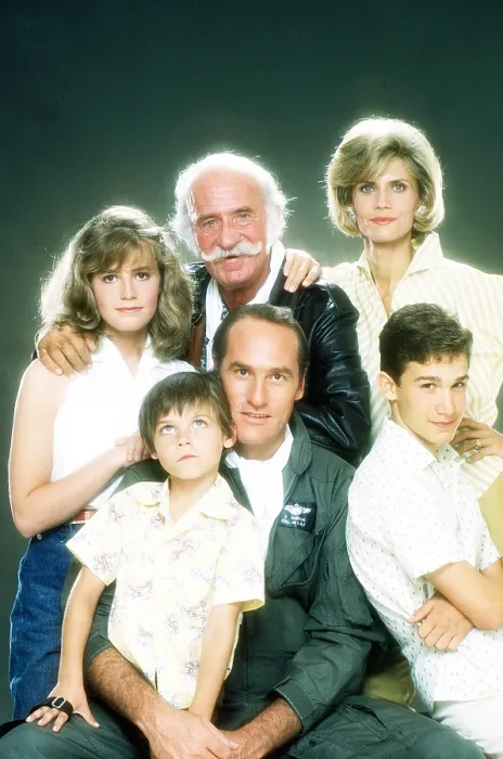Framed Print : CALL TO GLORY, top, from left: Elisabeth Shue, Keenan Wynn, Cindy Pickett, bottom, from left: Gabriel Damon, Craig T. Nelson, David Hollander, 1984, 1984-1985