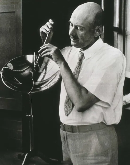 Framed Print : GODDARD, Robert Hutchings (1882-1945). Goddar with a machine to study the solar energy. AISA / Everett Collection**US SALES ONLY**