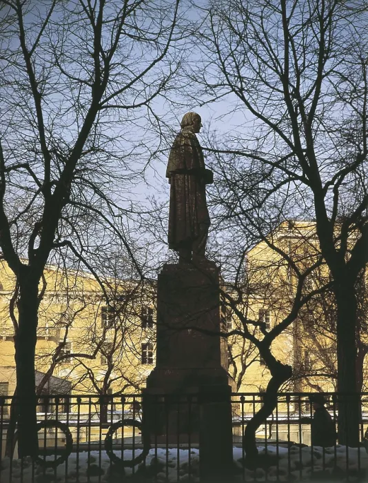 Framed Print : GOGOL, Nikolai Vasilievich (1809-1852). Monument to Gogol. Sculpture on rock. RUSSIA. MOSCOW. Moscow. AISA / Everett Collection**US SALES ONLY**
