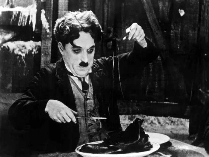 Framed Print : THE GOLD RUSH, Charlie Chaplin, 1925