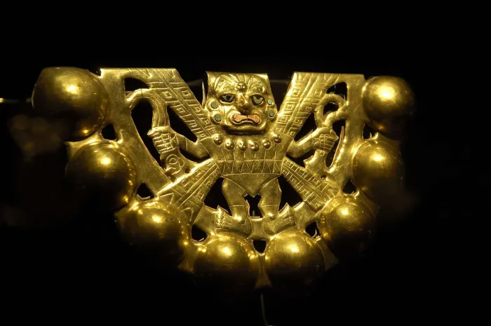 Framed Print : Golden ritual rattle for the waist (3rd c. AD). Moche or Mochica Art. PERU. Sipn. Royal Tombs of Sipn Museum. AISA / Everett Collection**US SALES ONLY** Framed Print : Golden ritual rattle for the waist (3rd c. AD). Moche or Mochica Art. PERU. Sipn. Royal Tombs of Sipn Museum. AISA / Everett Collection**US SALES ONLY**
