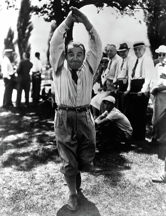 Framed Print : Golfer GENE SARAZEN gives himself a hand after shooting a 66 in Dapper Dan tournament, 8 / 12 / 39. Courtesy: CSU Archives  /  Everett Collection