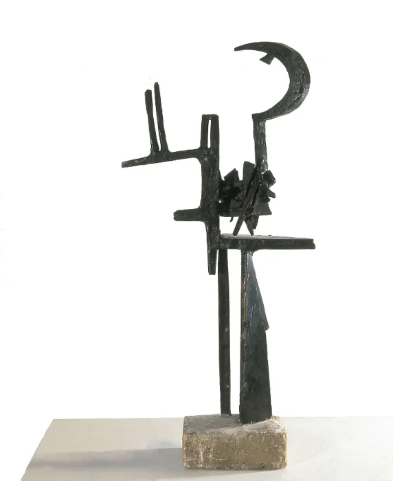 Framed Print : GONZALEZ, Julio (1876-1942). Great Sickle. 1937. Sculpture on bronze. AISA / Everett Collection - Image has fine art copyright Framed Print : GONZALEZ, Julio (1876-1942). Great Sickle. 1937. Sculpture on bronze. AISA / Everett Collection - Image has fine art copyright