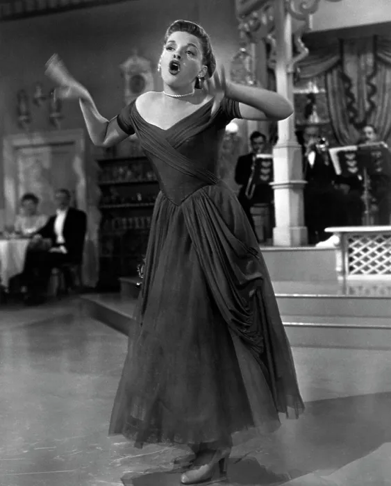 Framed Print : IN THE GOOD OLD SUMMERTIME, Judy Garland, 1949