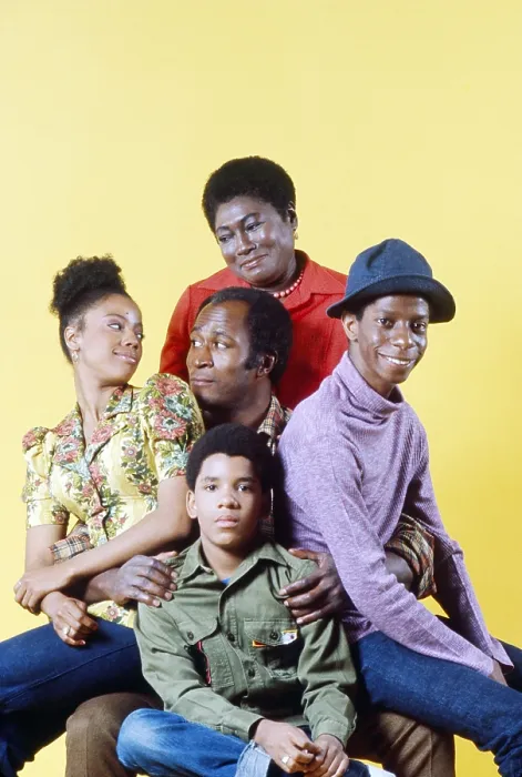 Framed Print : GOOD TIMES, clockwise from top, Esther Rolle, Jimmie Walker, Ralph Carter, BernNadette Stanis, John Amos, 1974-79