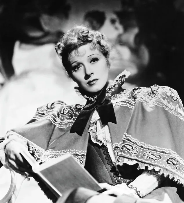 Framed Print : GOODBYE, MR. CHIPS, Greer Garson, 1939