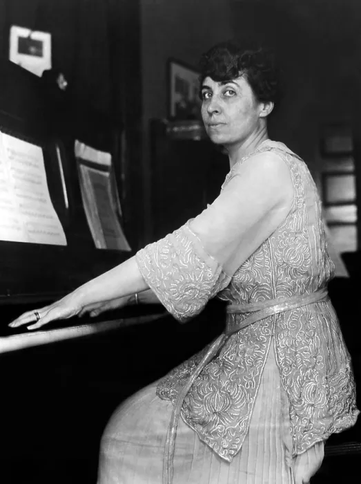 Framed Print : Grace Coolidge, wife of the vice-presidential nominee, plays the piano at her home in Northampton, Massachusetts, 1920. Courtesy: CSU Archives / Everett Collection Framed Print : Grace Coolidge, wife of the vice-presidential nominee, plays the piano at her home in Northampton, Massachusetts, 1920. Courtesy: CSU Archives / Everett Collection