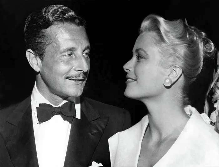 Framed Print : GRACE KELLY with Oleg Cassini. 1954. Courtesy: CSU Archives / Everett Collection Framed Print : GRACE KELLY with Oleg Cassini. 1954. Courtesy: CSU Archives / Everett Collection