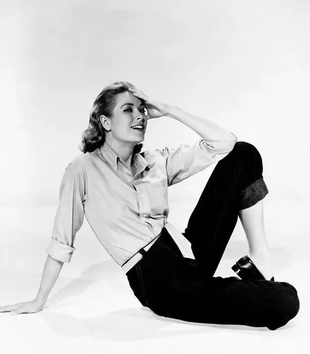 Framed Print : Grace Kelly, Paramount portrait, circa 1954 Framed Print : Grace Kelly, Paramount portrait, circa 1954