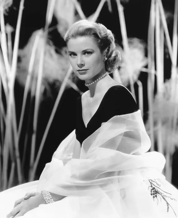 Framed Print : Grace Kelly, Paramount portrait, circa 1956 Framed Print : Grace Kelly, Paramount portrait, circa 1956