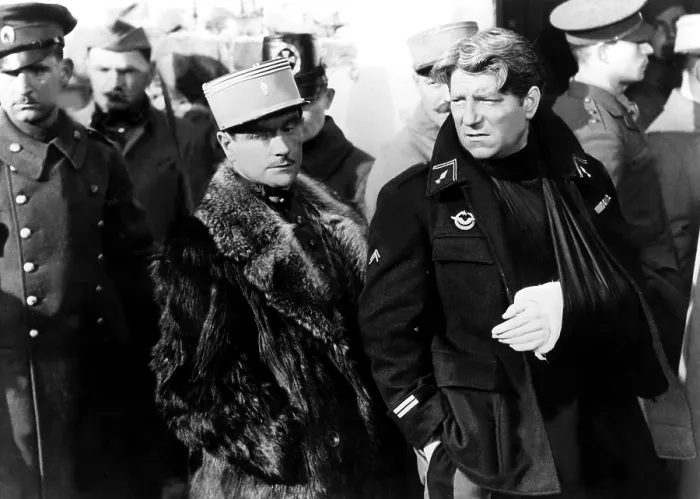 Framed Print : GRAND ILLUSION, Pierre Fresnay, Jean Gabin, 1937