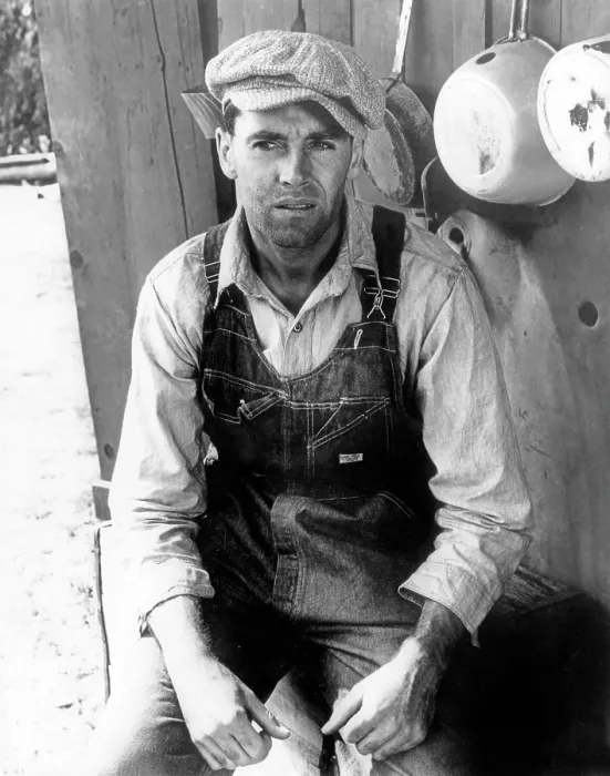 Framed Print : THE GRAPES OF WRATH, Henry Fonda, 1940, (c)20th Century Fox / courtesy Everett Collection Framed Print : THE GRAPES OF WRATH, Henry Fonda, 1940, (c)20th Century Fox / courtesy Everett Collection
