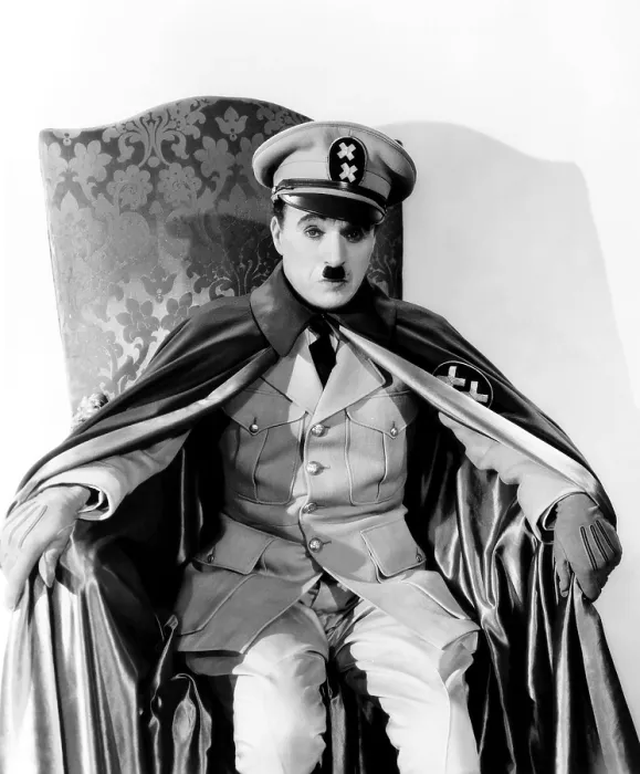 Framed Print : THE GREAT DICTATOR, Charlie Chaplin, 1940