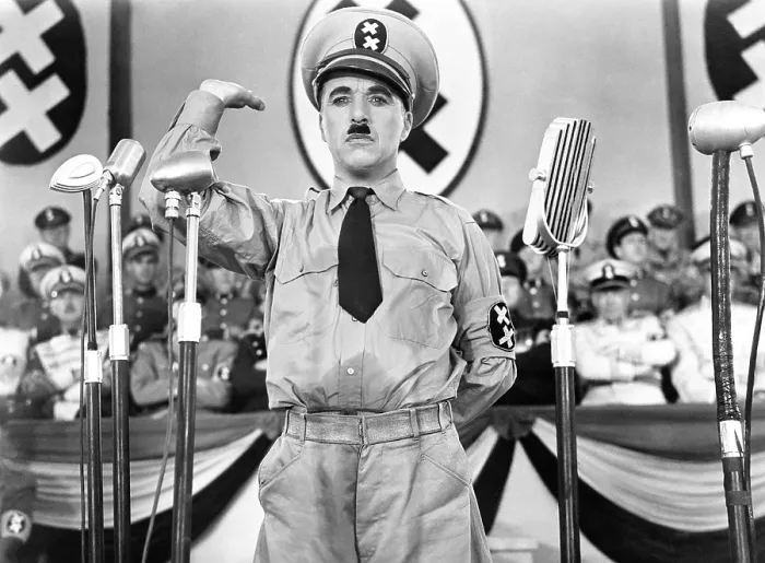 Framed Print : THE GREAT DICTATOR, Charlie Chaplin, 1940