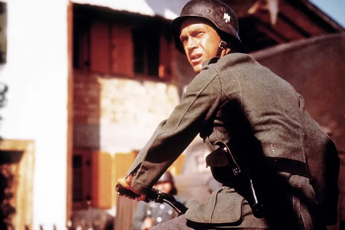 Framed Print : THE GREAT ESCAPE, Steve McQueen, 1963 GES 009(2737) Framed Print : THE GREAT ESCAPE, Steve McQueen, 1963 GES 009(2737)