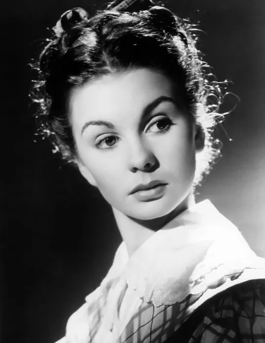 Framed Print : GREAT EXPECTATIONS, Jean Simmons, 1946 Framed Print : GREAT EXPECTATIONS, Jean Simmons, 1946
