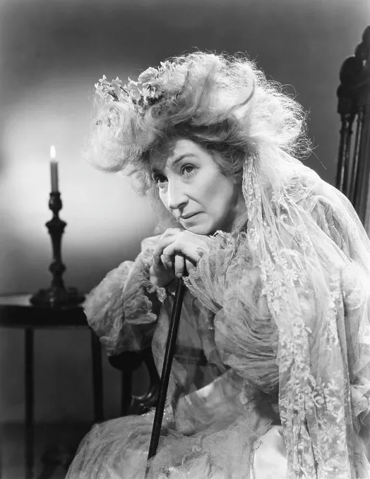 Framed Print : GREAT EXPECTATIONS, Martita Hunt, 1946