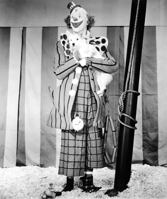 Framed Print : THE GREATEST SHOW ON EARTH, James Stewart, 1952 Framed Print : THE GREATEST SHOW ON EARTH, James Stewart, 1952