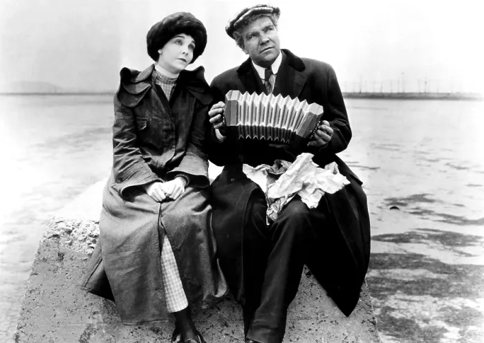 Framed Print : GREED, Zasu Pitts, Gibson Gowland, 1924