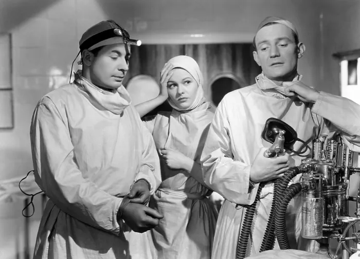 Framed Print : GREEN FOR DANGER, Leo Genn, Sally Gray, Trevor Howard, 1946