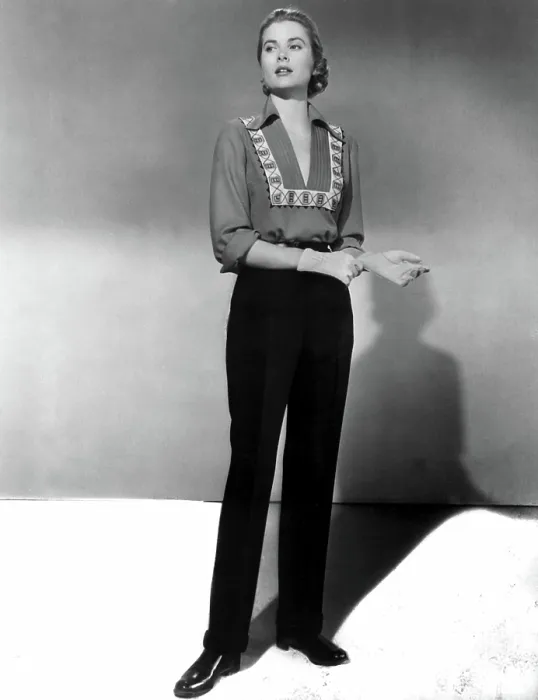 Framed Print : GREEN FIRE, Grace Kelly, 1954 Framed Print : GREEN FIRE, Grace Kelly, 1954
