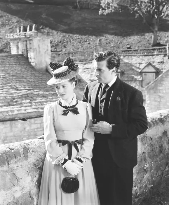 Framed Print : HOW GREEN IS MY VALLEY, from left: Maureen O'Hara, Walter Pidgeon, 1941, TM & Copyright 20th Century Fox Film Corp. / courtesy Everett Collection Framed Print : HOW GREEN IS MY VALLEY, from left: Maureen O'Hara, Walter Pidgeon, 1941, TM & Copyright 20th Century Fox Film Corp. / courtesy Everett Collection