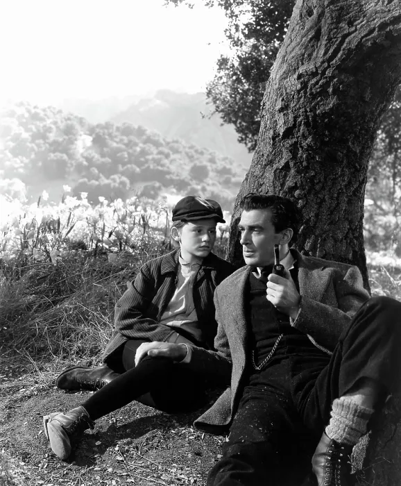 Framed Print : HOW GREEN WAS MY VALLEY, Roddy McDowall, Walter Pidgeon, 1941. TM and Copyright (c) 20th Century Fox Film Corp. All rights reserved. Courtesy: Everett Collection