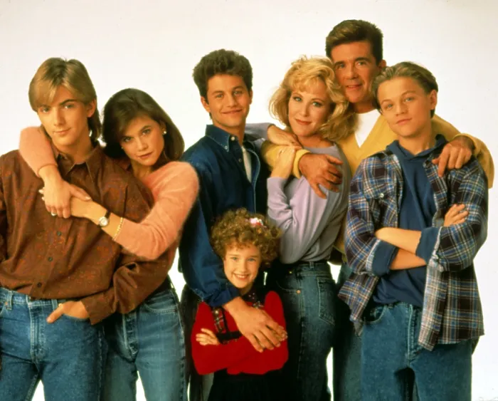 Framed Print : GROWING PAINS, 1985-92, Jeremy Miller, Tracey Gold, Kirk Cameron, Ashley Johnson, Joanna Kerns, Alan Thicke, Leonardo Di Caprio, 1991 cast shot