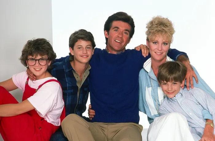 Framed Print : GROWING PAINS, from left: Tracey Gold, Kirk Cameron, Alan Thicke, Joanna Kerns, Jeremy Miller (1985), 1985-1992 Framed Print : GROWING PAINS, from left: Tracey Gold, Kirk Cameron, Alan Thicke, Joanna Kerns, Jeremy Miller (1985), 1985-1992
