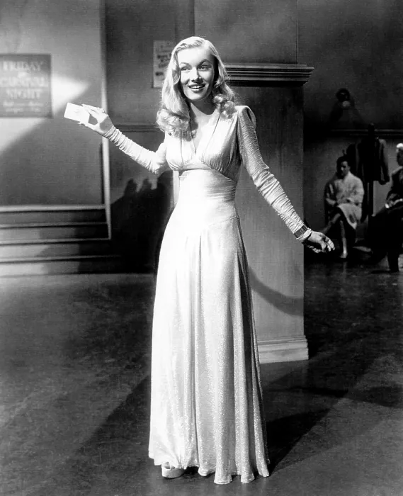 Framed Print : THIS GUN FOR HIRE, Veronica Lake, 1942