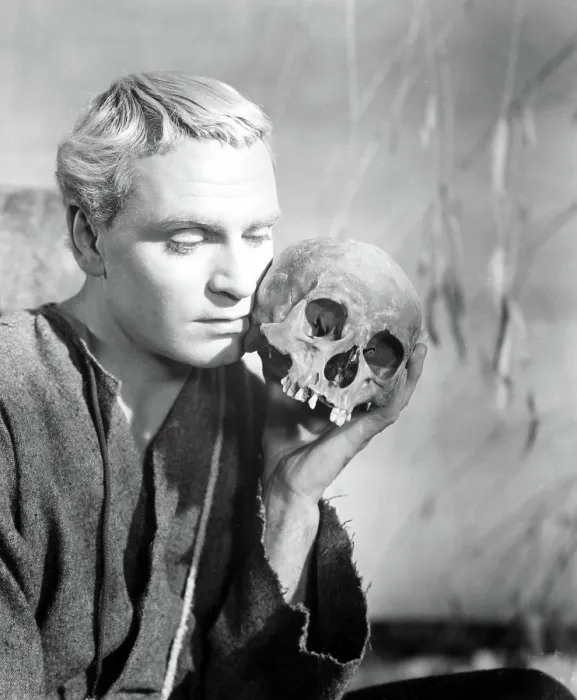 Framed Print : HAMLET, Laurence Olivier, 1948