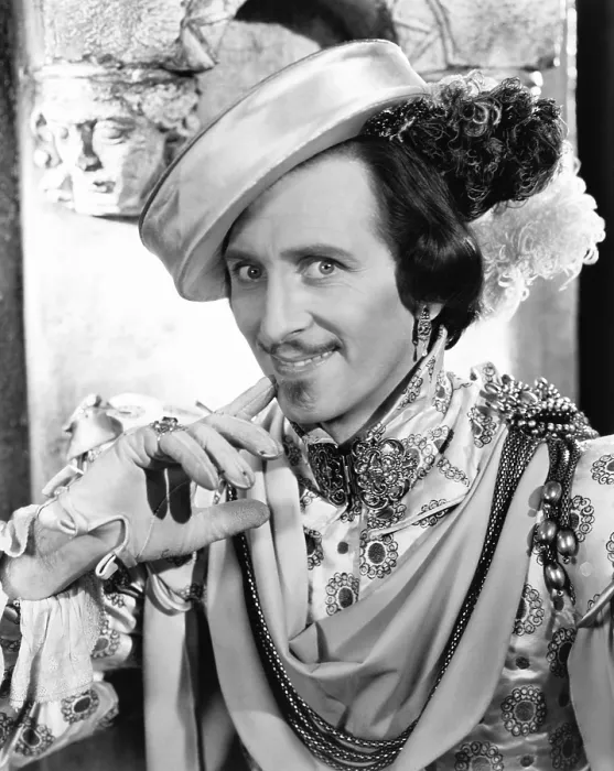 Framed Print : HAMLET, Peter Cushing, 1948