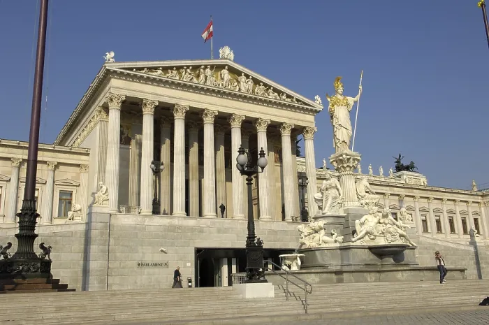 Framed Print : HANSEN, Theophil (1813-1891); KUNDMANN, Carl (1838-1919). Autrian Parliament. 1874-1883. AUSTRIA. Vienna. In foreground, the monumental fountain of Pallas Athena. Neoclassicism Framed Print : HANSEN, Theophil (1813-1891); KUNDMANN, Carl (1838-1919). Autrian Parliament. 1874-1883. AUSTRIA. Vienna. In foreground, the monumental fountain of Pallas Athena. Neoclassicism