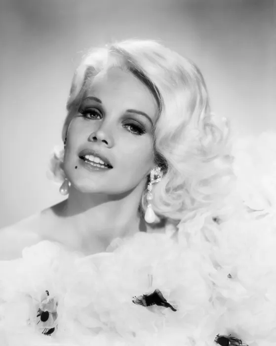 Framed Print : HARLOW, Carroll Baker as Jean Harlow, 1965 Framed Print : HARLOW, Carroll Baker as Jean Harlow, 1965