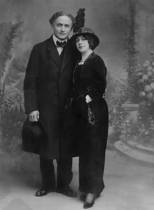Framed Print : Harry and Beatrice Houdini in Nice, France, 1913
