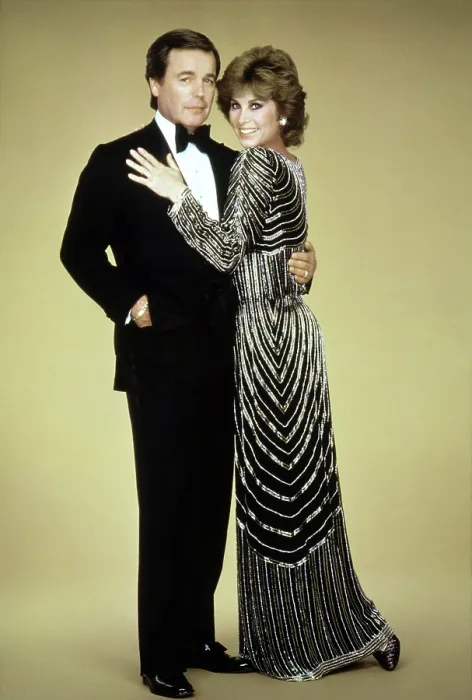 Framed Print : HART TO HART, from left: Robert Wagner, Stefanie Powers, 1979-84