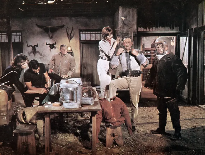 Framed Print : HATARI!, Michele Girardon, Gerard Blain, Bruce Cabot, Elsa Martinelli, John Wayne, Hardy Kruger, 1962