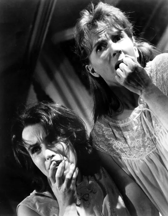 Framed Print : THE HAUNTING, Claire Bloom, Julie Harris, 1963, fear