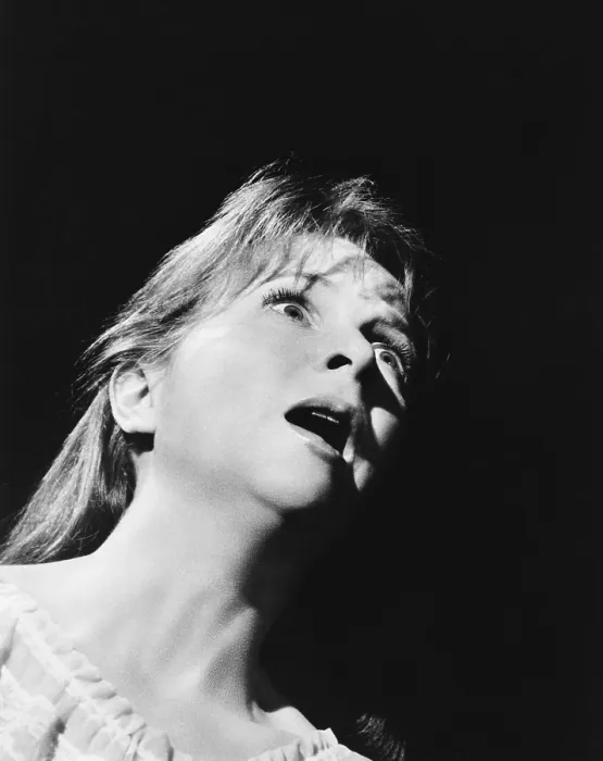 Framed Print : THE HAUNTING, Julie Harris, 1963 Framed Print : THE HAUNTING, Julie Harris, 1963