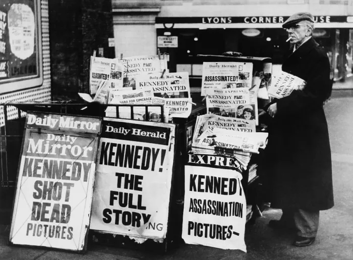 Framed Print : Headlines at near London's Trafalgar Square announce the news of President Kennedy's assassination. Nov. 23, 1963