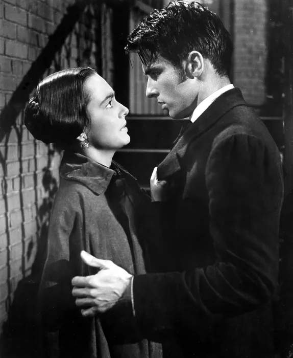 Framed Print : THE HEIRESS, Olivia de Havilland, Montgomery Clift, 1949
