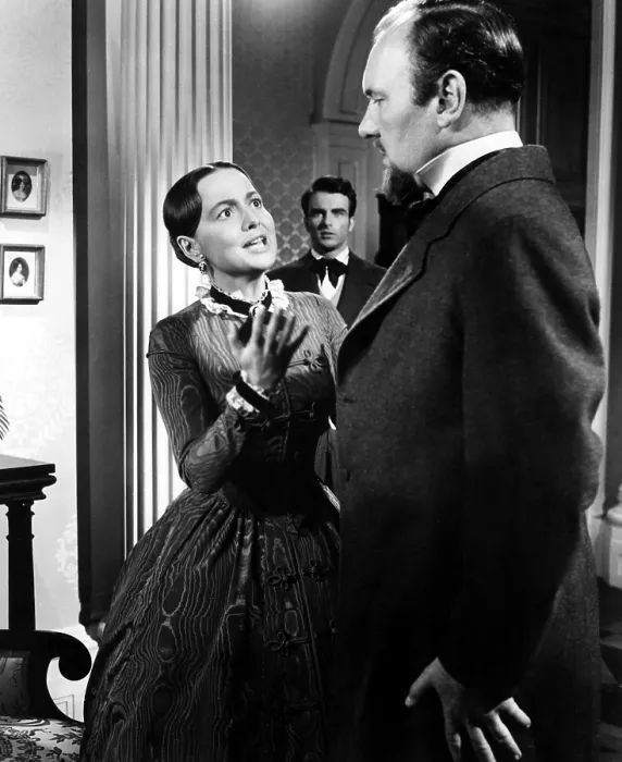 Framed Print : THE HEIRESS, Olivia De Havilland, Montgomery Clift, Ralph richardson, 1949