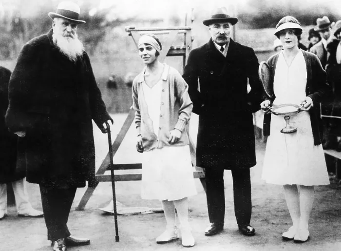 Framed Print : Helen Wills won the Riviera Cup for her Ladies Singles victory at the Gallia Club, Cannes. Feb. 15, 1926. L-R: Monsieur A. Capron, the Mayor of Cannes; Mlle